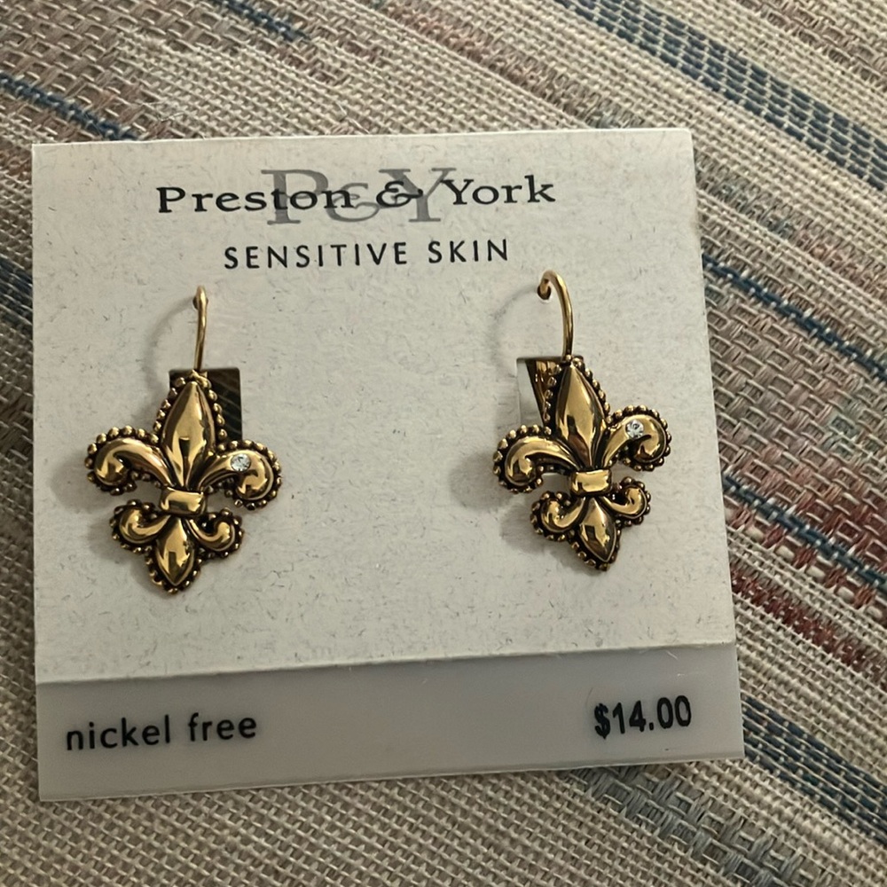 Brand new fleur de lis earrings